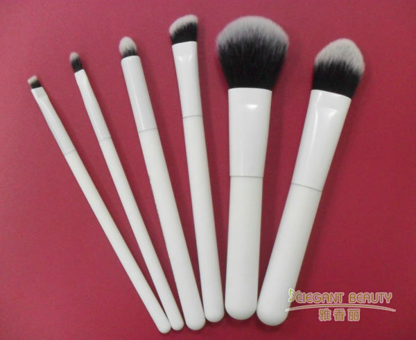 化妝刷套裝是否適合所有膚質(zhì)和妝容類型？